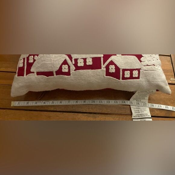 Mainstays Christmas Village Oblong Decorative Throw Pillow 14 inch x 20 - Picture 4 of 6